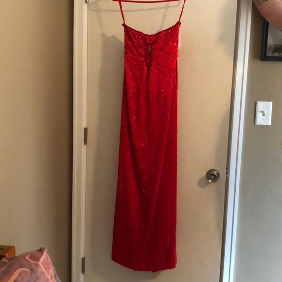 Red strapless evening gown size 8 - Picture 2 of 8